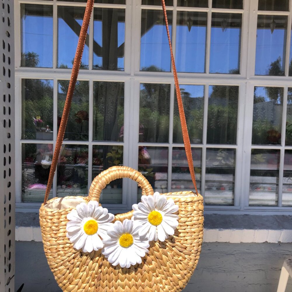 Handcrafted Vietnamese Daisy Appliqué Top-Handle Straw Crossbody Bag